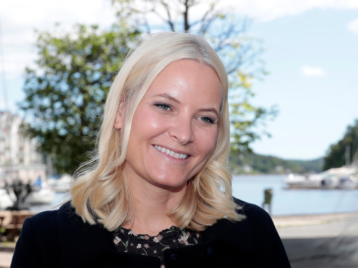 The Crown Princess on a literary visit to Tvedestrand. Photo: Lise Åserud, NTB scanpix